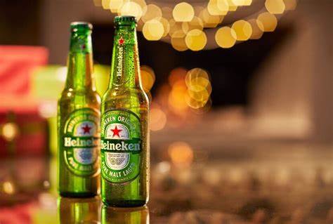 Twee Heineken pilsners